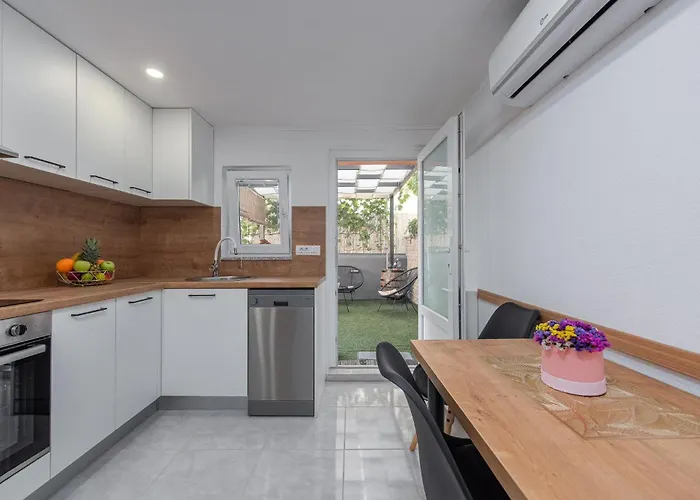 Belleza With Private Jacuzzi Apartment