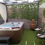 Belleza With Private Jacuzzi Lägenhet *