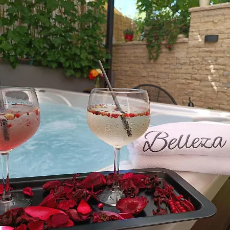 Belleza With Private Jacuzzi