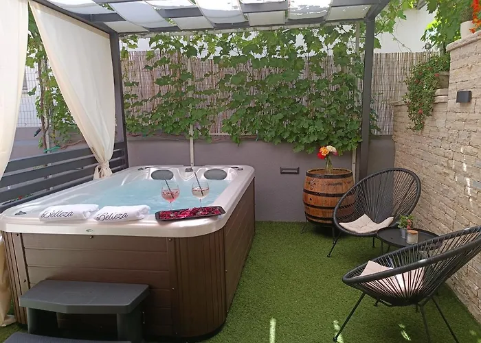 Belleza With Private Jacuzzi Apartamento *